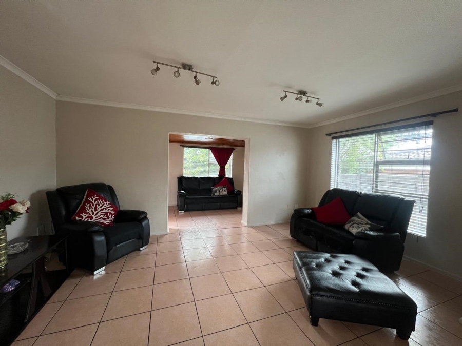 2 Bedroom Property for Sale in Vredekloof Western Cape